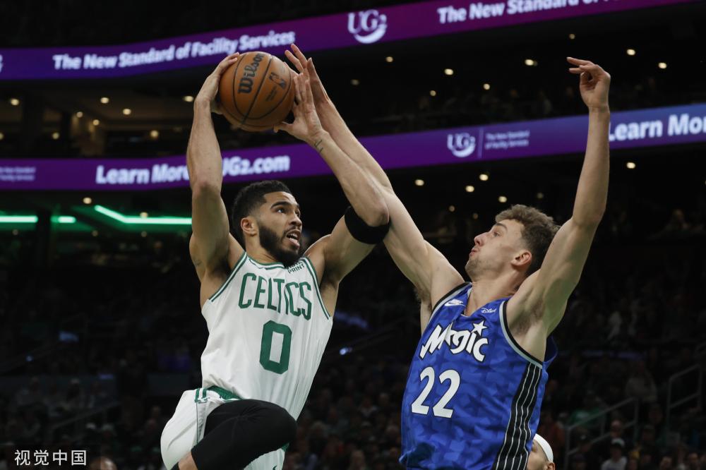 占据了全队 占据了全队