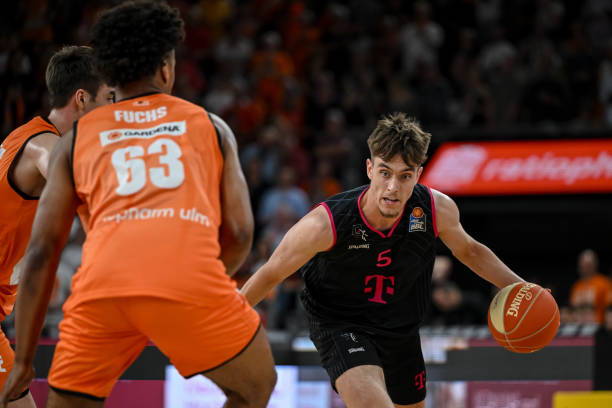 聚焦于卡巴 聚焦于卡巴